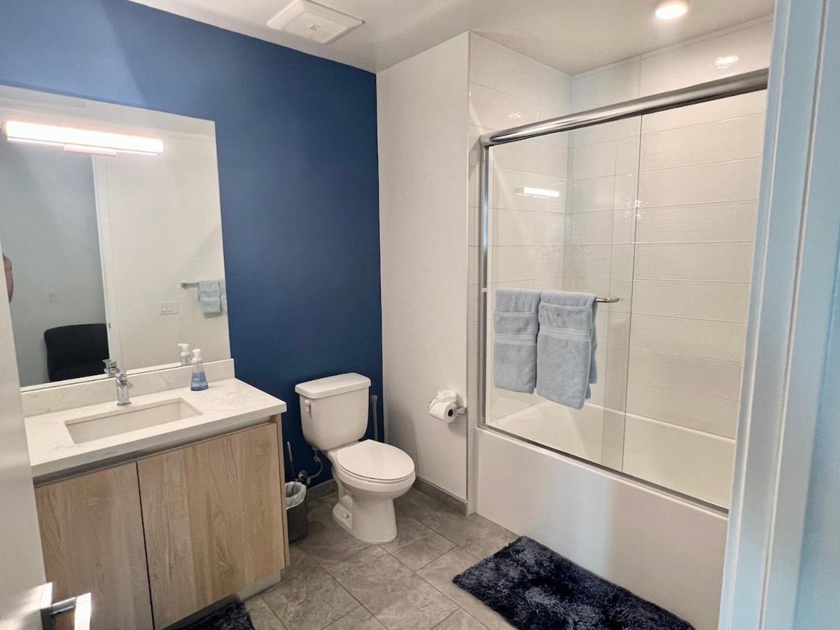 Penthouse With Hollywood Sign View 2 Bedrooms With 3 Beds Apartahotel