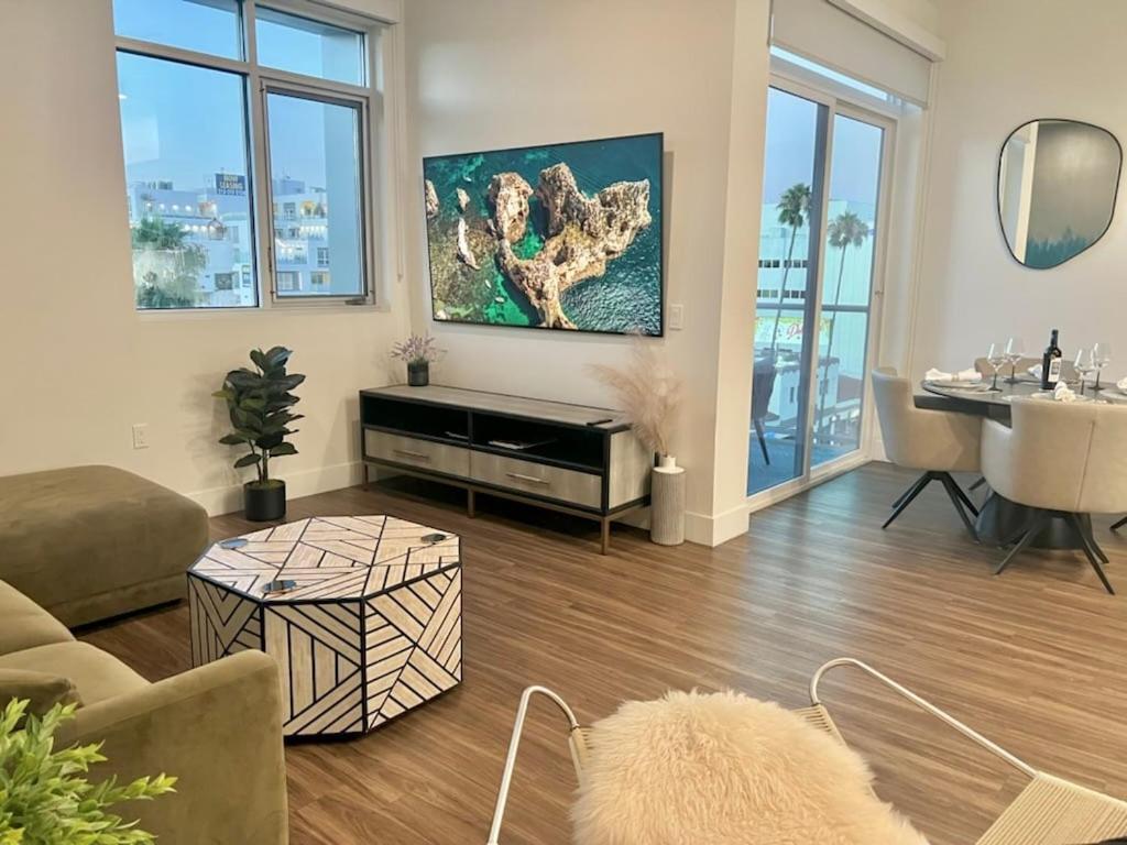 Penthouse With Hollywood Sign View 2 Bedrooms With 3 Beds * Los Ángeles